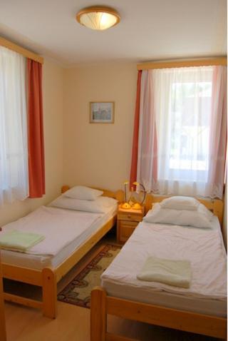 Cedrus Apartmanhaz - Cedrus Koez 7 Zalakaros ザラカロシュ 部屋 写真
